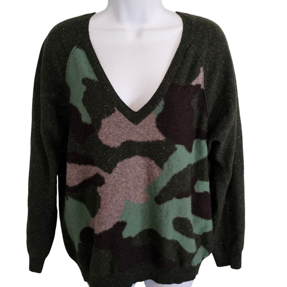 Autumn Cashmere Camo V Neck Sweater in Spruce Combo Size Medium